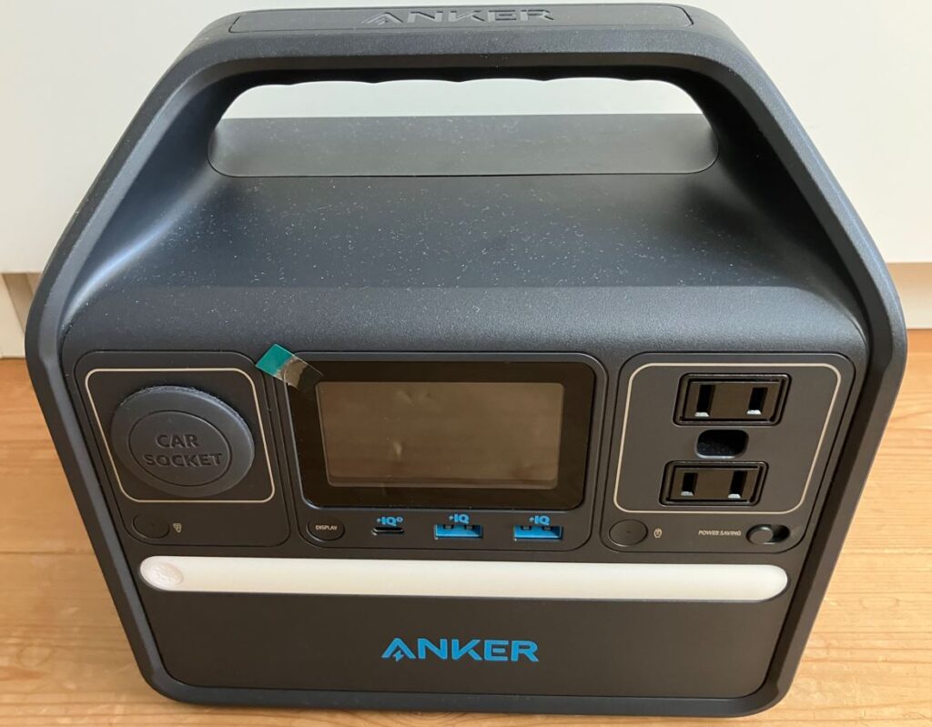 ANKERポータブル電源を正面斜め上から撮った写真