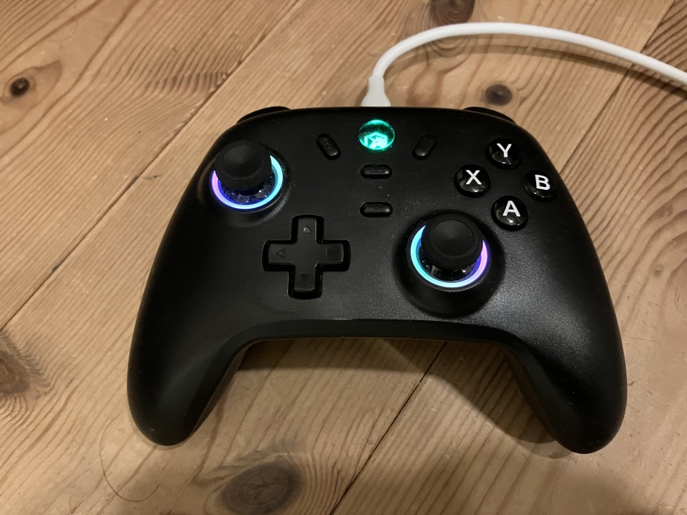 ECHTPowerコントローラー EP01BKの正面写真